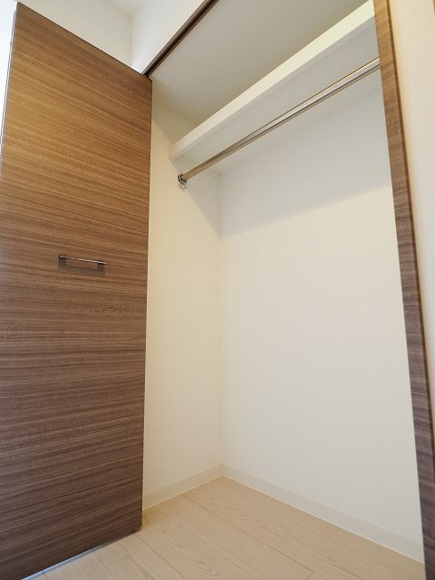 レオーネ方南町2階 収納