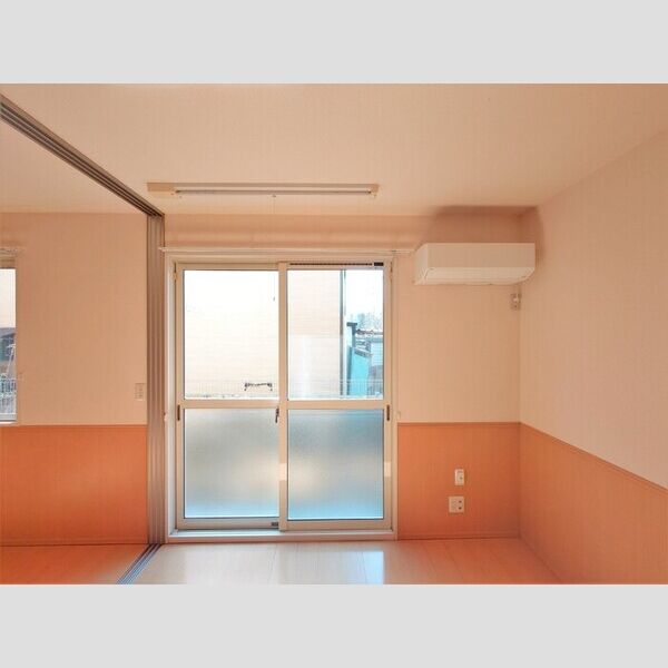 グリーンパレス103号室 LDK10.5帖(別角度)