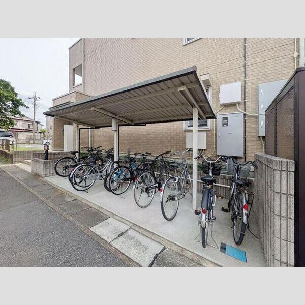 ヴァンヴィーブル早稲田302号室 駐輪場