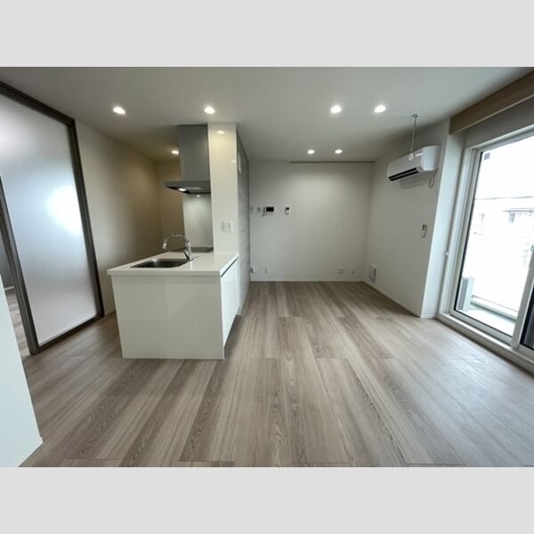 ノーブルパレス上木崎301号室 LDK