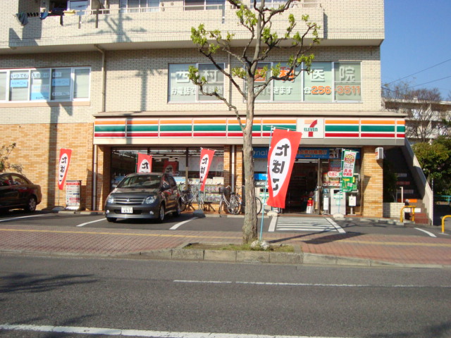 プレイス103号室 セブンイレブンまで700ｍ