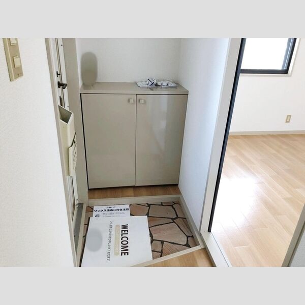 ハイツカメリヤ 玄関