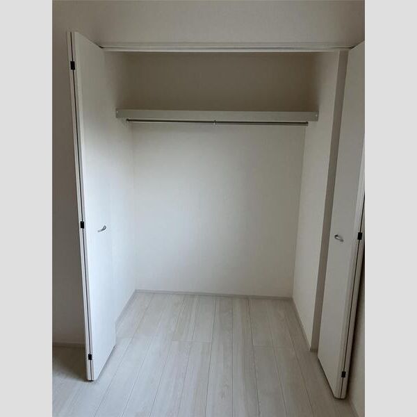 リーブルファイン若葉桜木102号室 収納