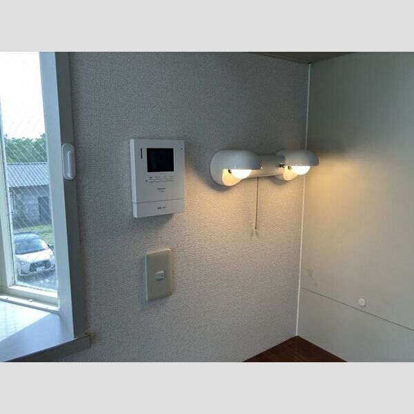 ハイムカメリア212号室 モニター付きインターホン