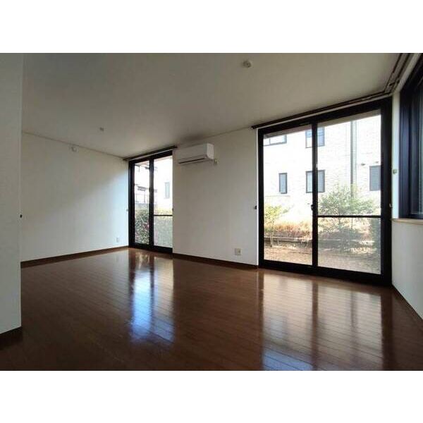 レジデンスヤマダ　テラスハウス リビング