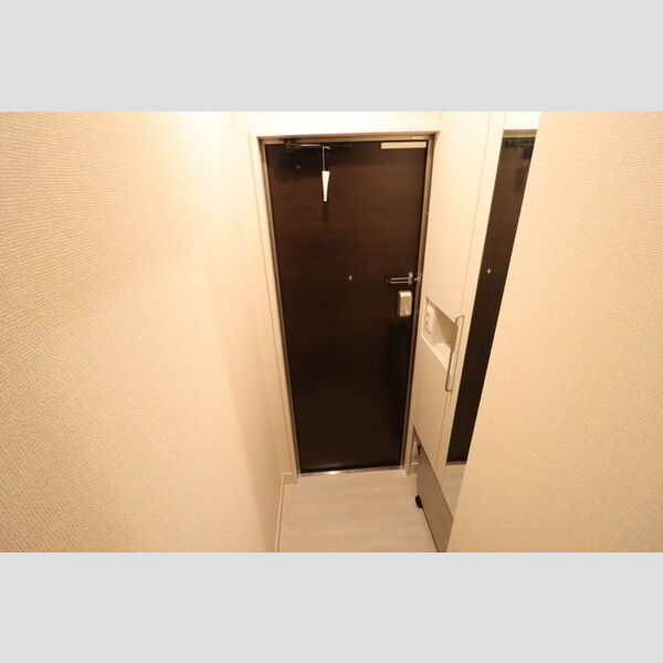 ヴァンベール205号室 玄関