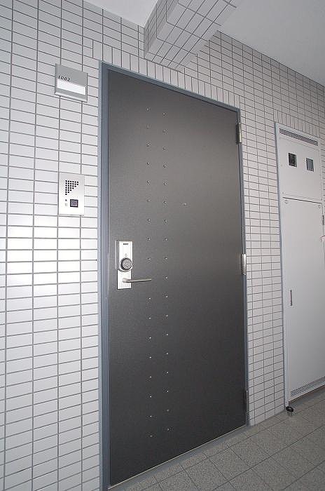 グランドコンシェルジュ南調布5階 玄関ドア