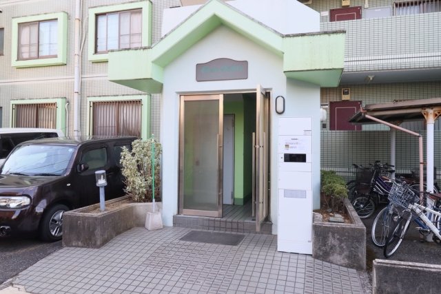 グリーンゲーブル2階 エントランス