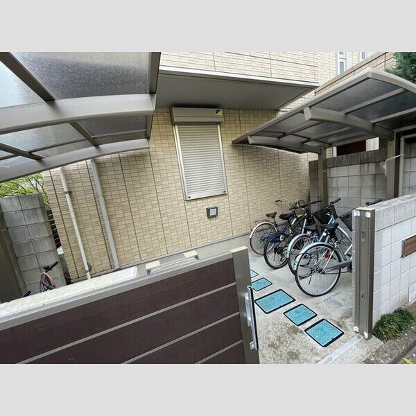 クレール 駐輪場