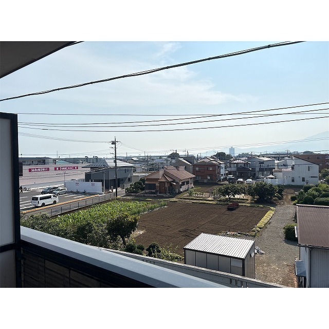 アンプルールフェールロマン 内観