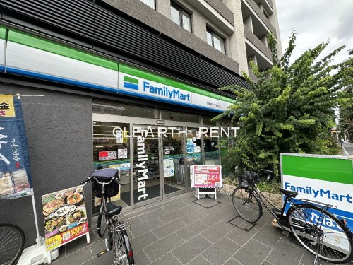 コンシェリア渋谷笹塚 ＜ＰＲＥＭＩＵＭ ＶＩＥＷ＞3階 【コンビニエンスストア】ファミリーマート 中野南台三丁目店まで425ｍ