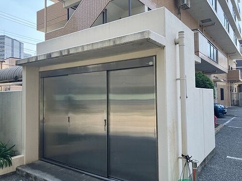 ヴァンテアン6階 ゴミ集積場