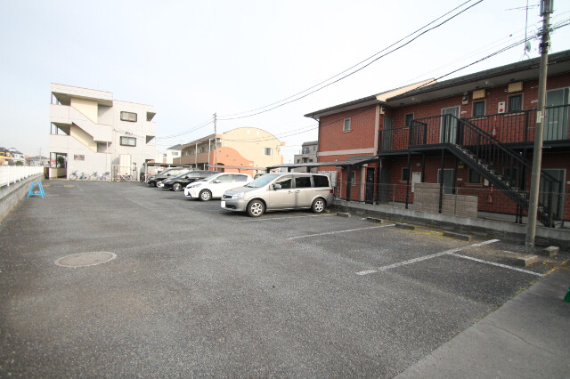 ルミエール　岸 駐車場！