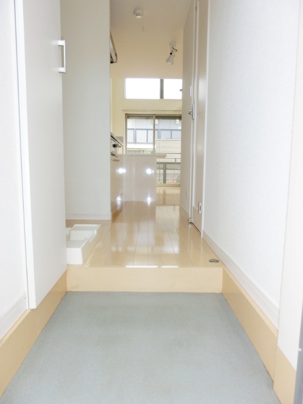 ルナソーレ1階 玄関