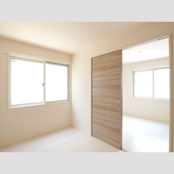 グランドソレイユⅥ102号室 2階　洋室5帖