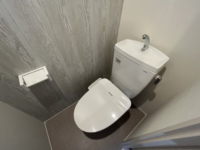 ハーモニーテラス上中里0106号室 トイレ