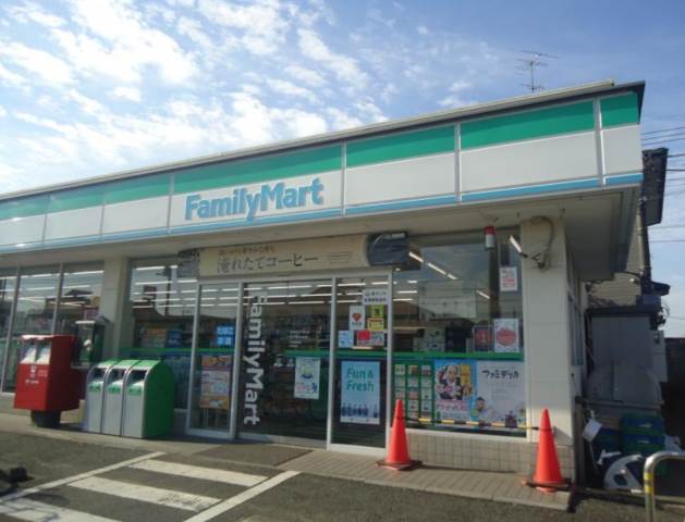 メゾンド・アイ1階 ファミリーマート 松戸柿の木店