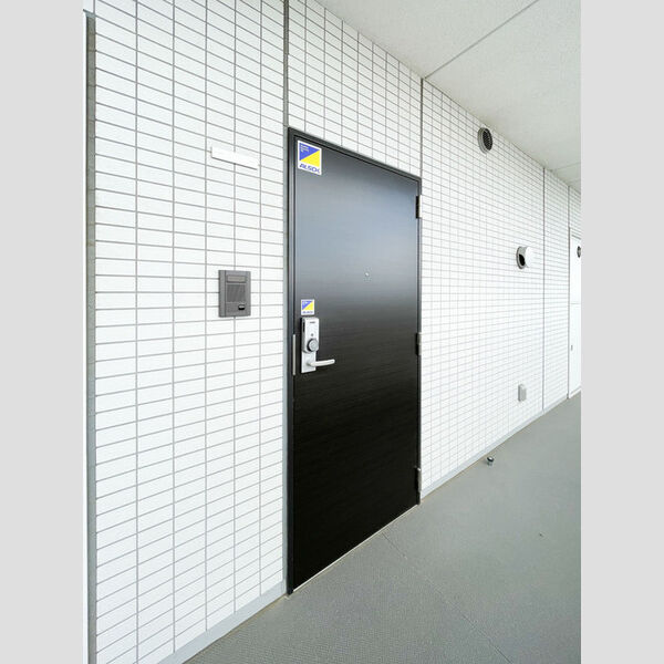 グランチェスタ403号室 玄関