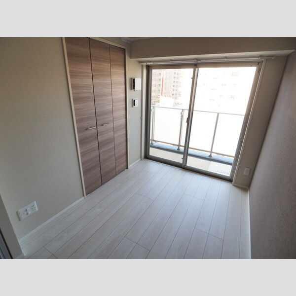 ベイサイドヒルズ関内702号室 洋室