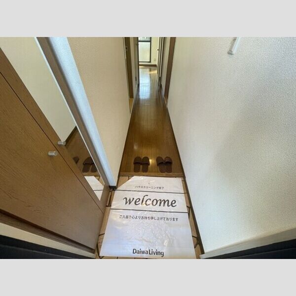 メゾン・フラワーヒル 玄関