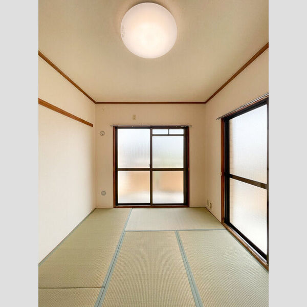 ビラ・フラワーヒル203号室 和室