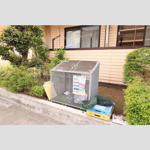 ズオン・ゼロ307号室 敷地内ゴミBOX