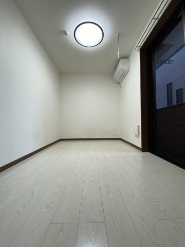 102号室
