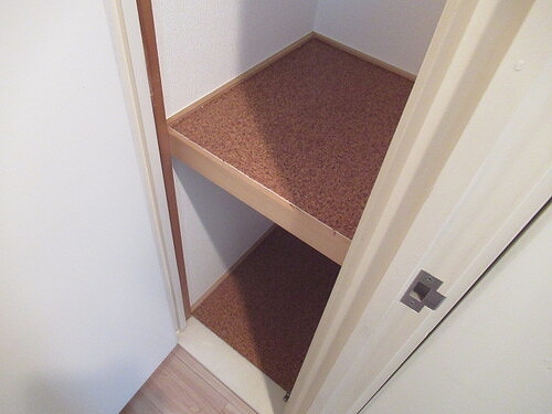 グローリア初穂千駄木・ヴェルデ千駄木 廊下収納