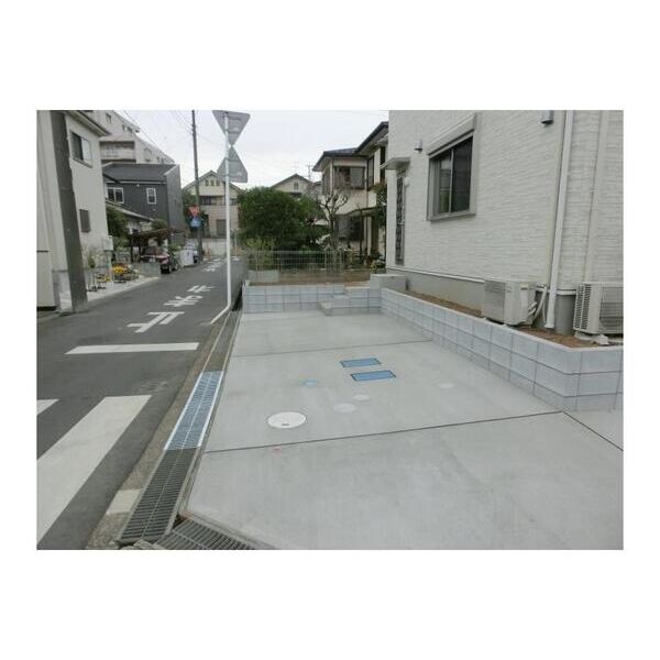 流山市松ヶ丘6丁目住宅 駐車場