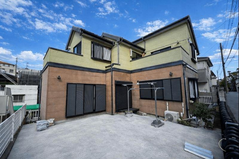 西生田5丁目戸建 普通車2台駐車可能です