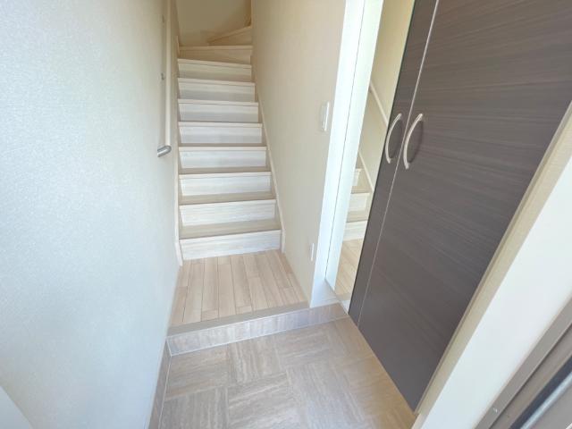 フロレゾン柏～Floraison Kashiwa～202号室 玄関