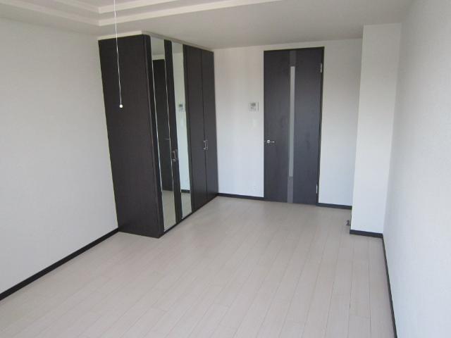 ロワールＦ305号室 洋室