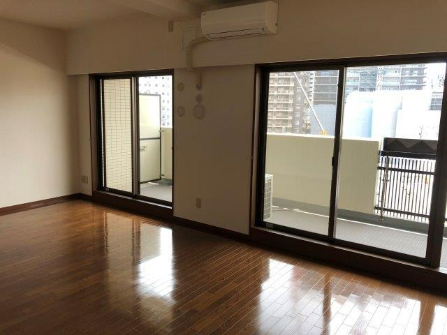 コスモ川口栄町 リビング