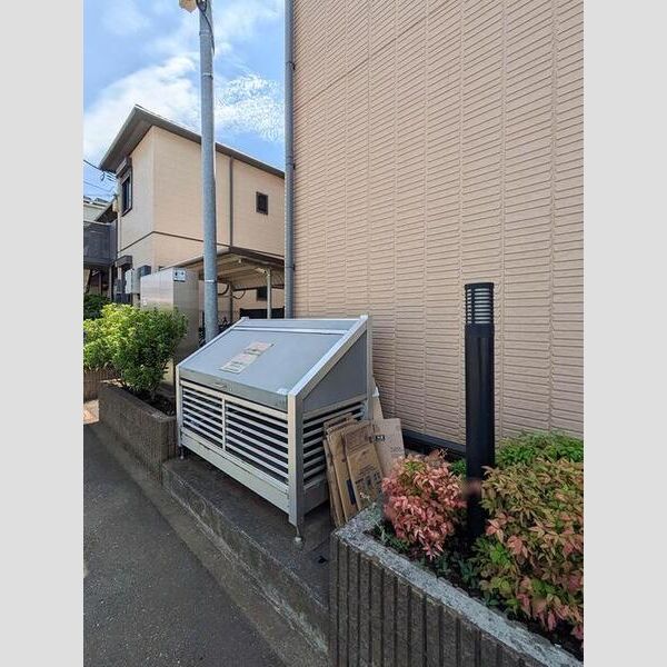 氷川台ヒルズ ゴミストッカー