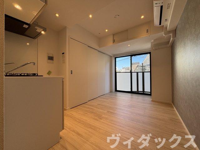 Log入谷／ログ入谷 Log入谷