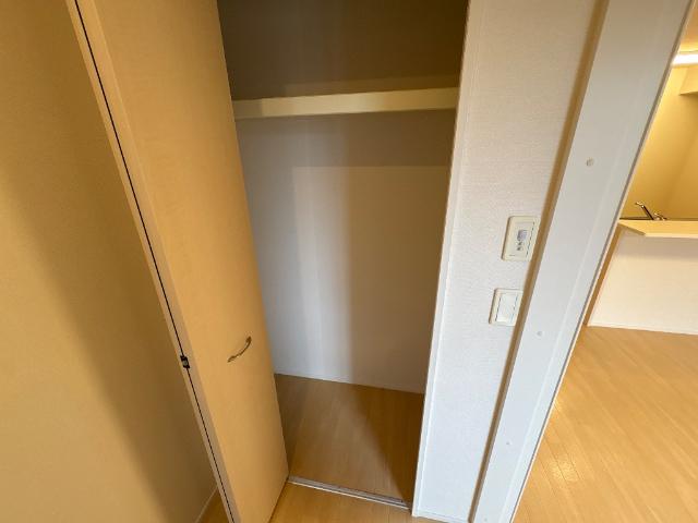 モンテソレイユ 玄関側収納