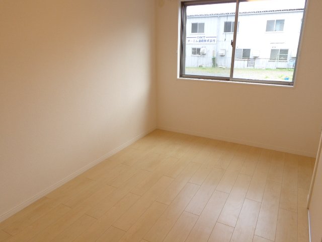 ハーモニーヒルズ 洋室