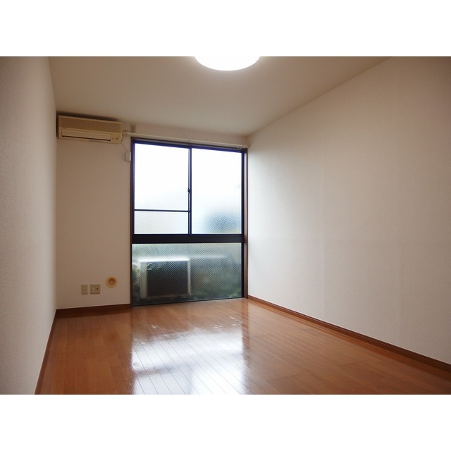 アムール 上福岡102号室 リビング