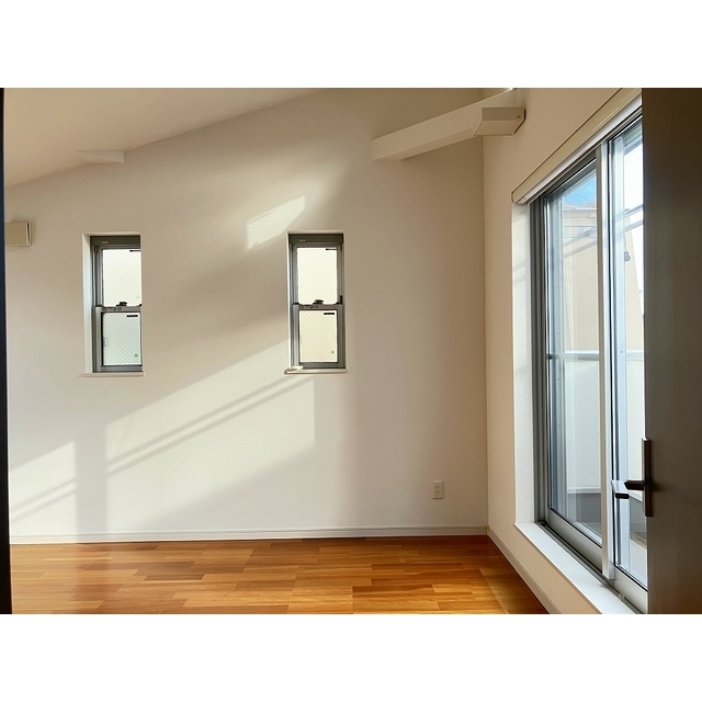 世田谷区東玉川１丁目戸建 洋室8帖2026年1月撮影