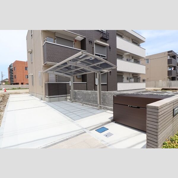 グランテージ海神F 駐輪場