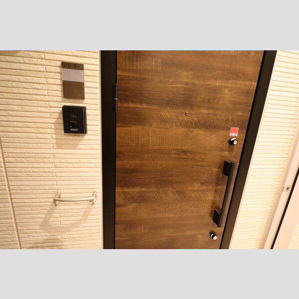 アイウェル湘南台 玄関