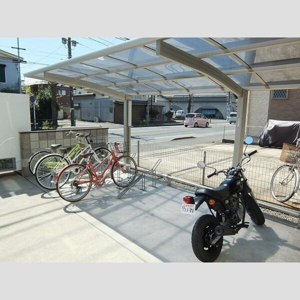 ハイツMEGUMI 駐輪場