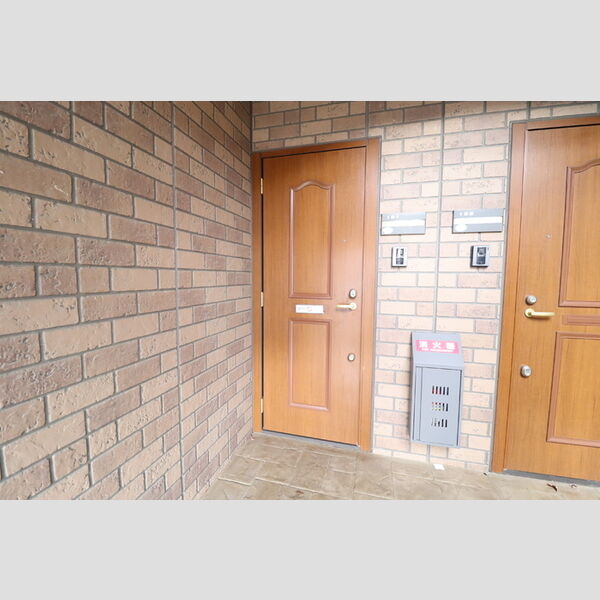 ウエストハウス 玄関