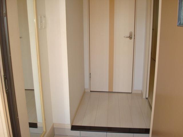 トゥ　ヴェール（Ｔout　Vert） 玄関