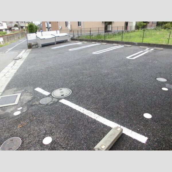 グランメール桜町　B101号室 駐車場