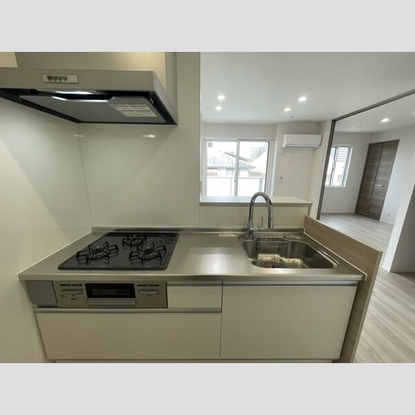トリシア浦和302号室 システムキッチン