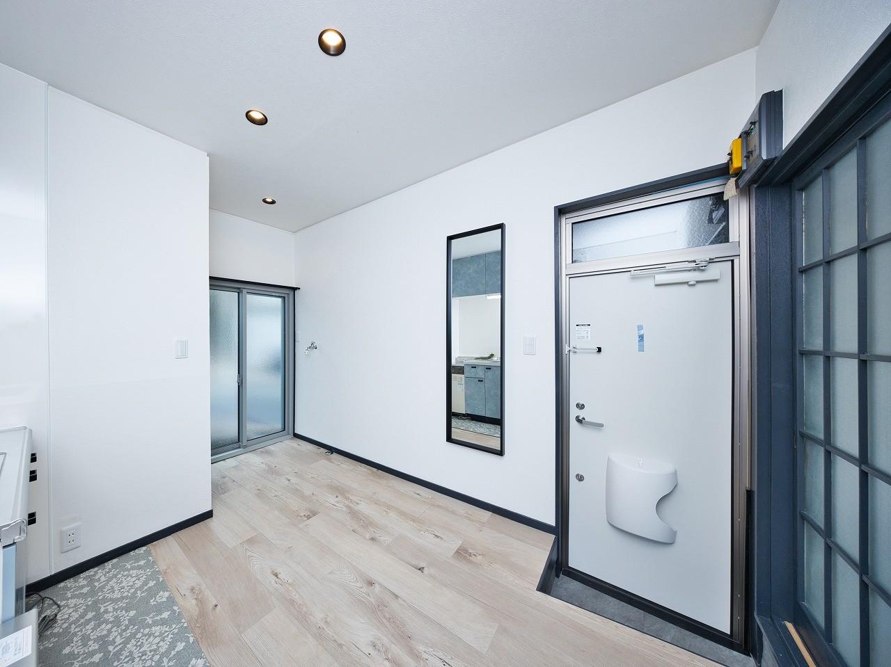 桜ハウス お出かけ前に、身嗜みもチェックできます