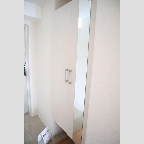 ラフレ東川口 シューズボックス(トールタイプ)