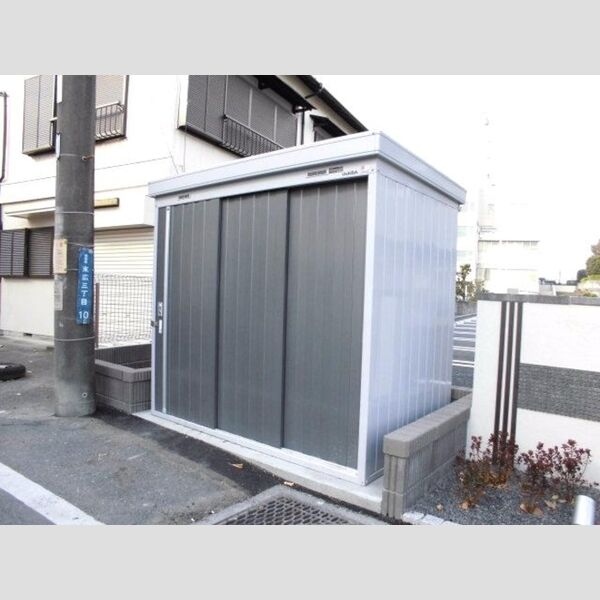 レフィナード末広102号室 ゴミ集積場