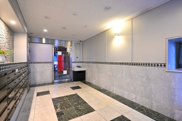 プラネット市ヶ谷1階 エントランス